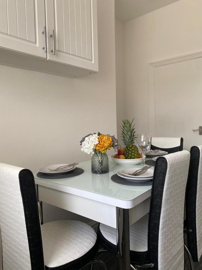 Cosy Cheerful 2 Bedrooms Near Piccadilly, Etihad Stadium Sleeps Up To 5 Manchester Exterior photo